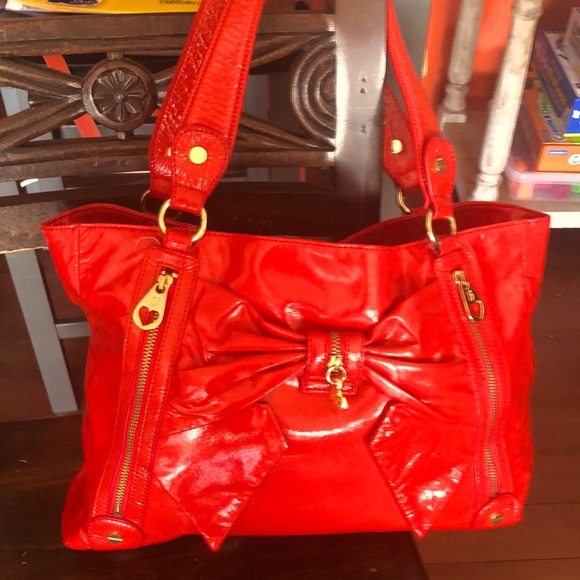 Prestine Betsey Johnson leather Fire Red heart bow patent leather purse gold bag - Picture 1 of 12